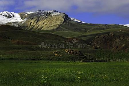 小山采用指已提到的人亚美尼亚的高原地区