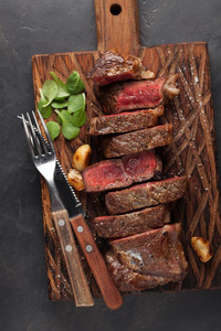 安格斯种公牛特写镜头准备好的向吃牛排新的使击球员出局牛肉种关于黑