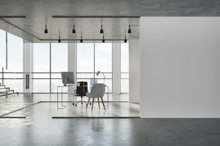 白色的和玻璃办公室门厅