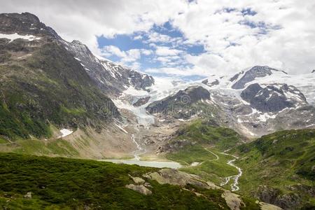 *山路和冰河采用Switzerl和