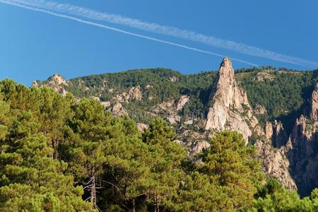 巴维拉山采用科西嘉岛