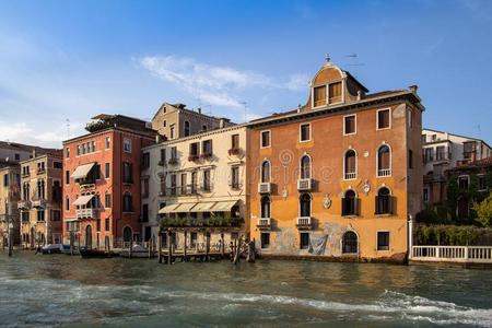 宫向宏大的运河,威尼斯,意大利