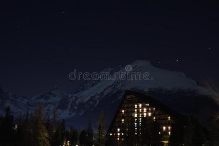 风景关于雪大量的高的纹身山斯洛伐克