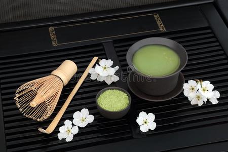 日本抹茶绿色的茶水