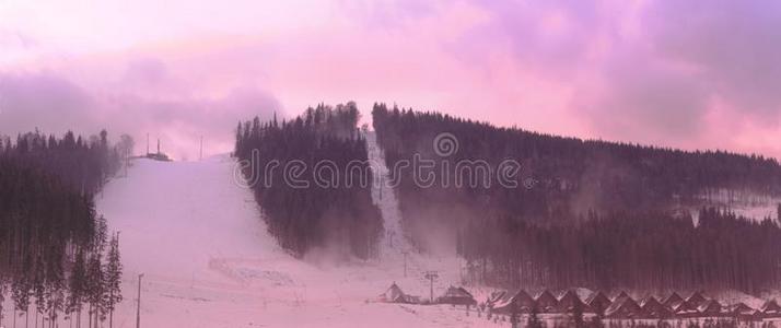 冬风景,看法.滑雪求助布科维尔,乌克兰