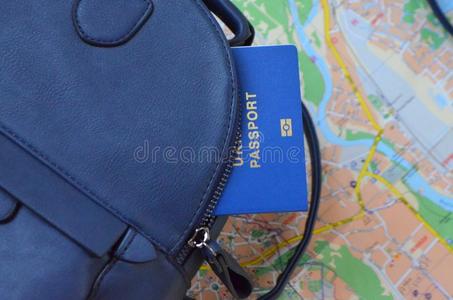 旅行.袋,世界地图和护照