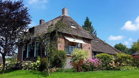 传统的荷兰人的房屋采用希特霍伦,荷兰