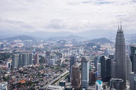 城市中心和马来西亚石油公司总部所在地：马来西亚主要业务：炼油孪生儿之一塔,吉隆坡吉隆坡地平线