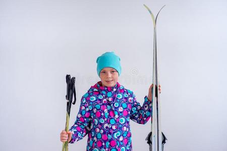 青少年女孩滑雪