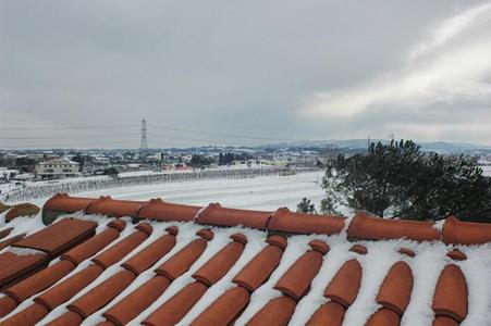 雪向指已提到的人屋顶关于一房屋