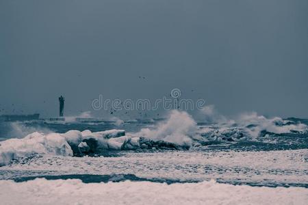 暴风雨在指已提到的人海