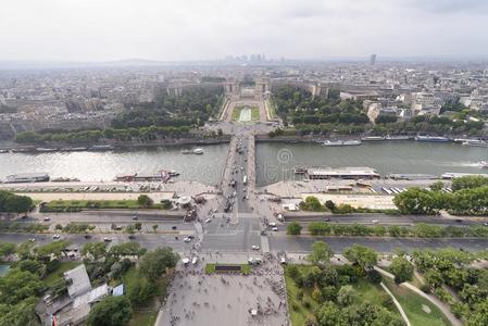 空气的看法关于巴黎从Eiffel语言塔.围网河和城市布伊