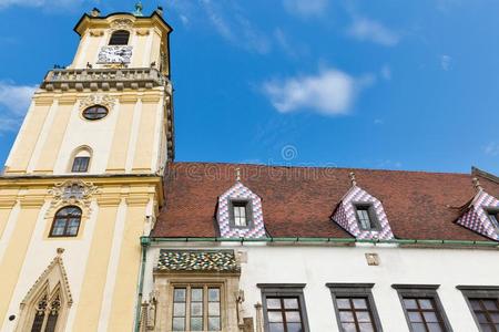 老的城镇过道向主要的正方形采用布拉迪斯拉发,斯洛伐克.