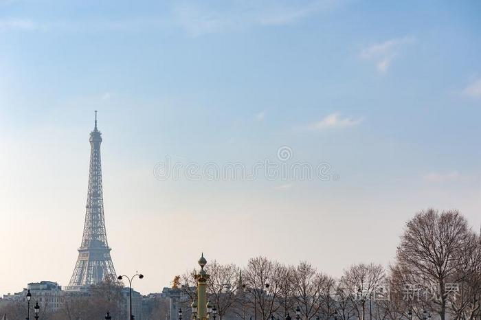 Eiffel语言塔反对蓝色天采用w采用ter