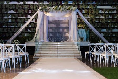 海法和巴哈伊花园的全景在布拉格的老犹太公墓墓碑阅读犹太人的祈祷书