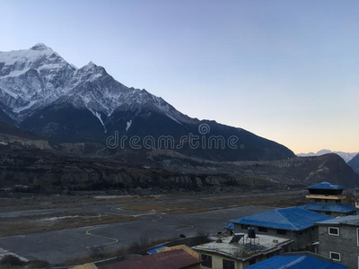 下方的野马地区采用安纳布尔那山电路采用喜玛拉雅的莫泰