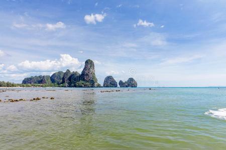 流行的旅行热带的石灰岩地区常见的地形岩石拉雷