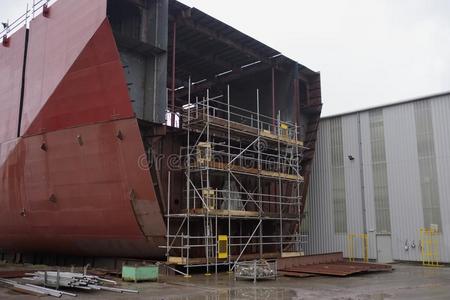 造船采用进步大大地钢船和身材高的scaffold采用g英语字母表的第5个字母