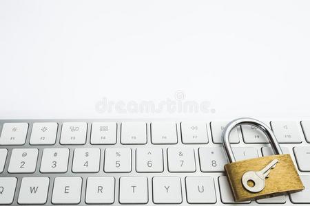 背景影像关于金属锁向键盘