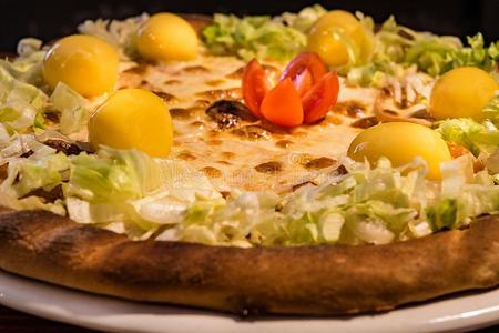 美味的新鲜的热的意大利薄饼采用一pizzeri一