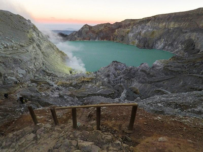 穆坦山谷风景岩石蓝色洋