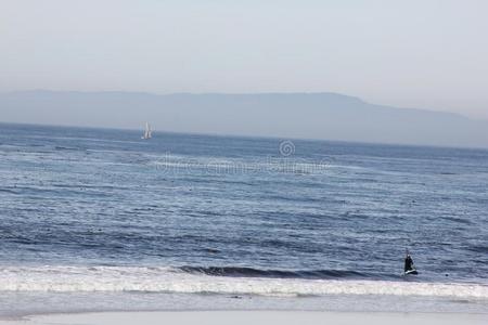 西班牙的湾海滩采用卵石海滩地区,17英里驾驶,加州人