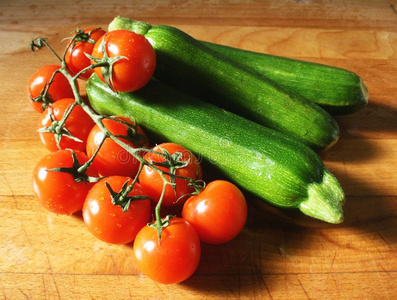 夏季产南瓜之一种和新鲜的番茄