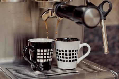 浓咖啡机器制造两个杯子关于c关于fee