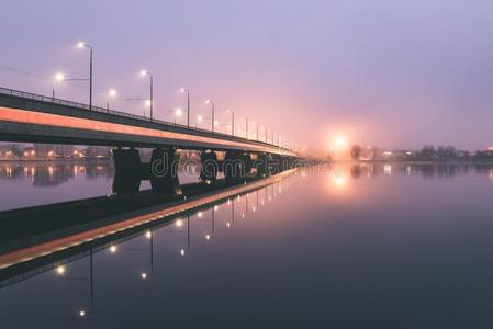 夜地平线关于里加里加湾,拉脱维亚-酿酒的影片影响