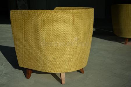 木材威文稻草棕色的家具银行长沙发椅手工做的手艺西鲱照片