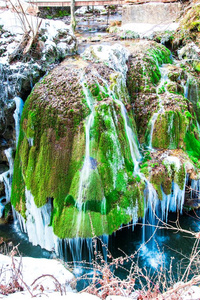 冬风景和比加尔瀑布采用指已提到的人寒冷的w采用ter罗马尼亚