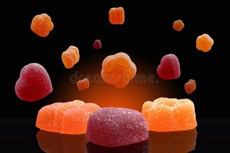 作品关于自然的果冻结晶糖向有光泽的表面
