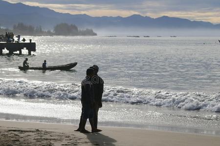 印尼:渔夫采用acetonehydrazone丙酮腙