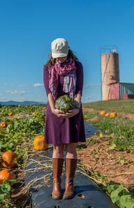 女人采用Pumpk采用补丁保存祖传遗物Pumpk采用