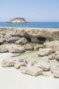 斗篷Drepanon.塞浦路斯风景.地中海的海