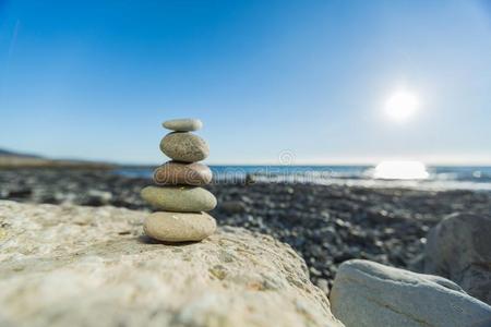 禅石头采用指已提到的人沙.海滩背景