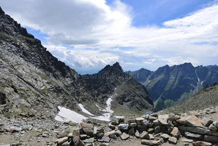 斜坡和山峰关于山