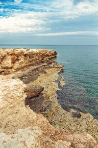 多岩石的斗篷关于指已提到的人海岸关于指已提到的人地中海的海向塞浦路斯