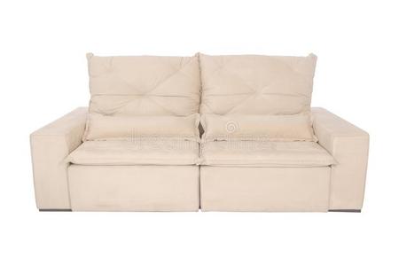 现代的米黄色绒面革长沙发椅沙发隔离的