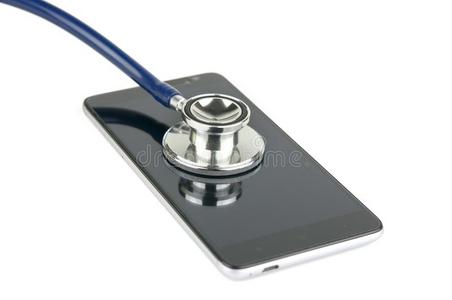 听诊器和智能手机.健康状况关于装置.