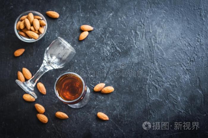 意大利苦杏酒烈性酒