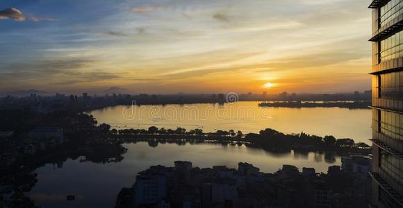 河内城市风光照片在黎明在西湖