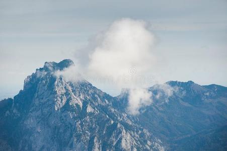 山山峰和云采用奥地利人alkali-treatedlipopolysaccharide碱处理的脂多糖