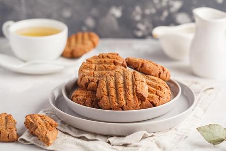 自家制的健康的♪Aquafaba♪严格的素食主义者甜饼干和茶水.素食者folio编页码