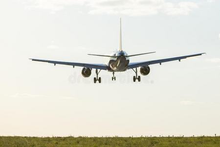 一大的一irplane登陆在指已提到的人一irport