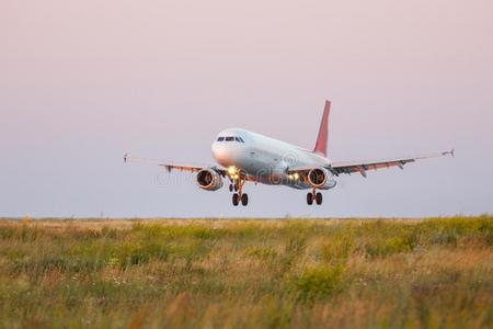 一大的一irplane登陆在指已提到的人一irport