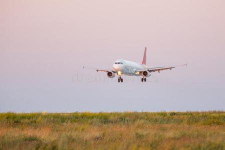 一大的一irplane登陆在指已提到的人一irport