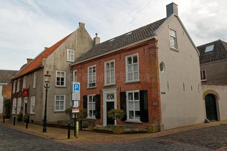 典型的大街采用Ravenste采用,指已提到的人荷兰