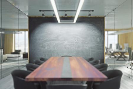 当代的会议房间和黑板