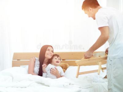 家庭和小的婴儿所有早餐采用指已提到的人床.